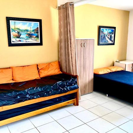 Apartamento Studio Em Predio De Frente Ao Mar Massaguacu Caraguatatuba Exteriör bild